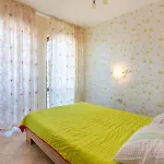Aparthouse Paradise Bay Apartment *