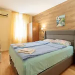 Aparthouse Paradise Bay Apartment *