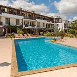 Aparthouse Paradise Bay
