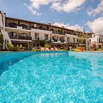 Aparthouse Paradise Bay Apartment *
