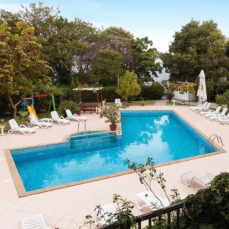 Aparthouse Paradise Bay سوزوبول