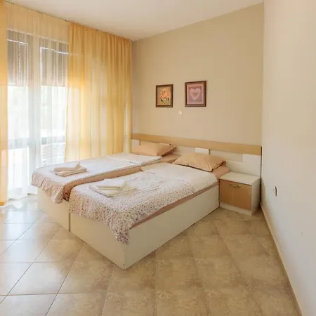 Aparthouse Paradise Bay سوزوبول