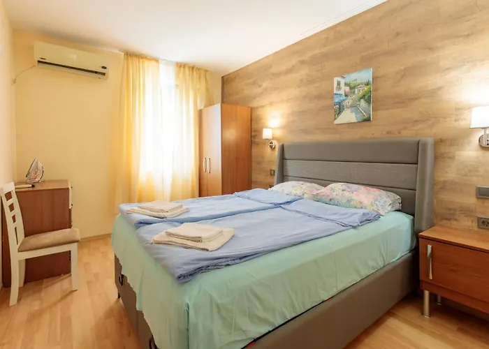 Aparthouse Paradise Bay Apartament *