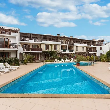 Aparthouse Paradise Bay Apartmán