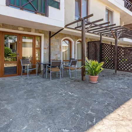 Aparthouse Paradise Bay Apartmán