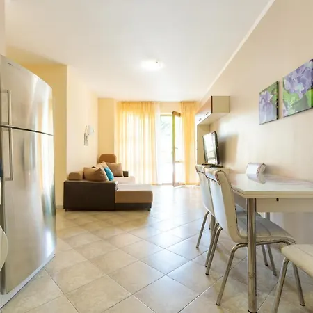 Aparthouse Paradise Bay * Созополь