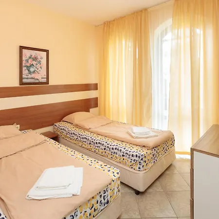 Aparthouse Paradise Bay Apartmán *