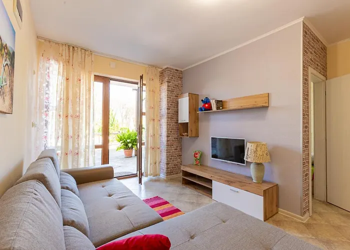 Aparthouse Paradise Bay Апартамент Созопол