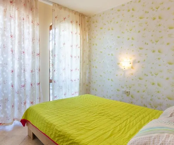 Aparthouse Paradise Bay 公寓 *