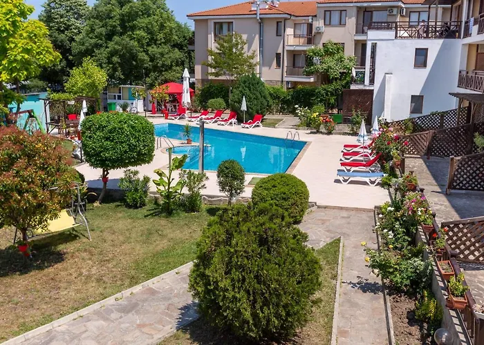 Апартамент Aparthouse Paradise Bay *