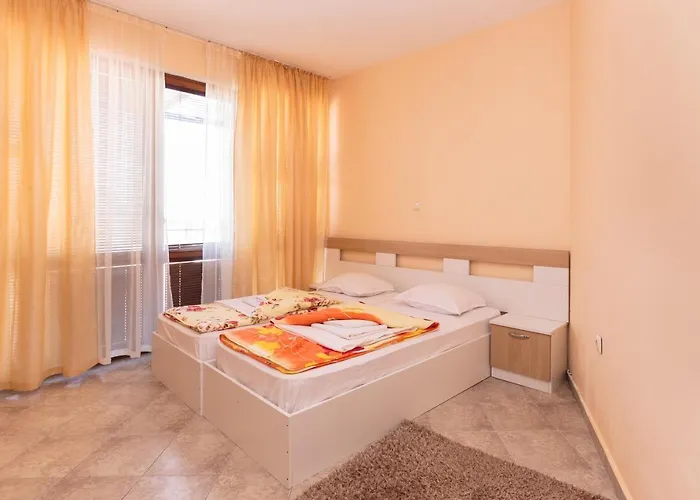 Апартамент Aparthouse Paradise Bay Созопол