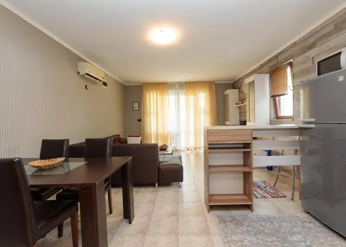 Aparthouse Paradise Bay