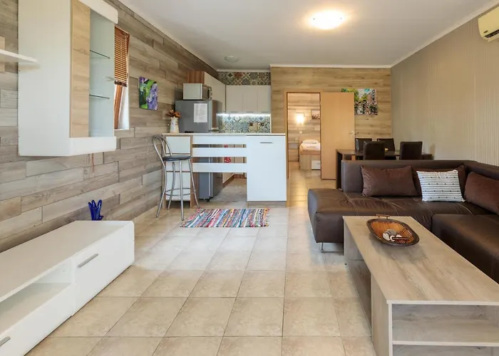 Aparthouse Paradise Bay Апартамент