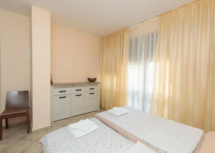 Апартамент Aparthouse Paradise Bay *