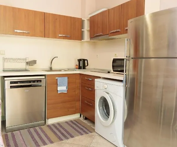 Aparthouse Paradise Bay Апартамент Созопол