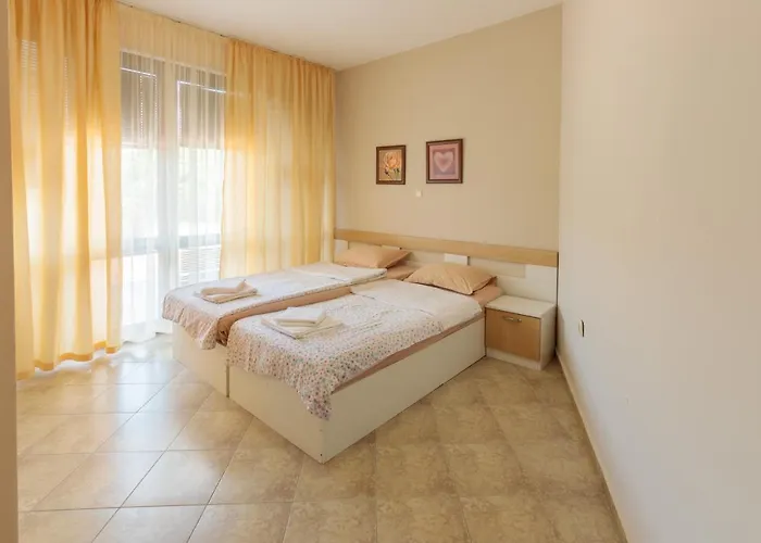 Aparthouse Paradise Bay Созопол